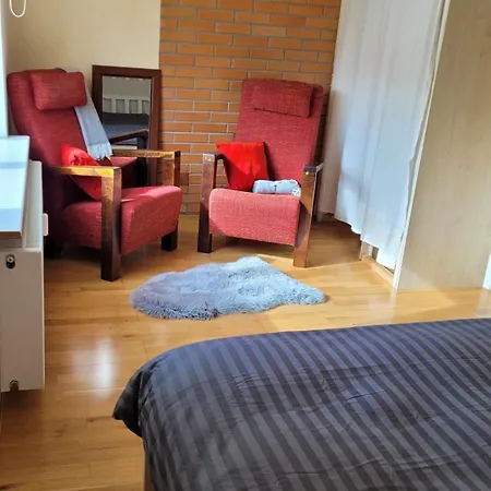 Peresobralik Korter Kesklinnas * Kuressaare